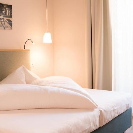 Flora Hotel & Suites Мерано Екстер'єр фото