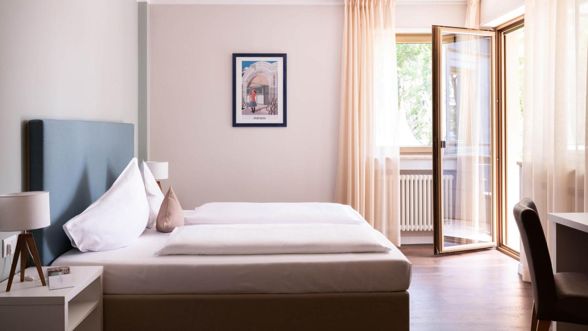 Flora Hotel & Suites Мерано Екстер'єр фото