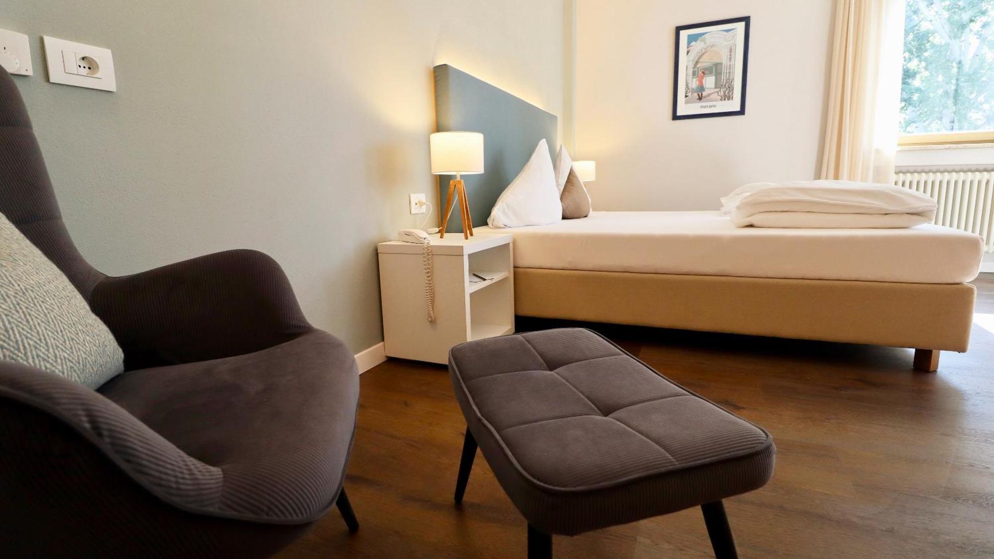 Flora Hotel & Suites Мерано Екстер'єр фото