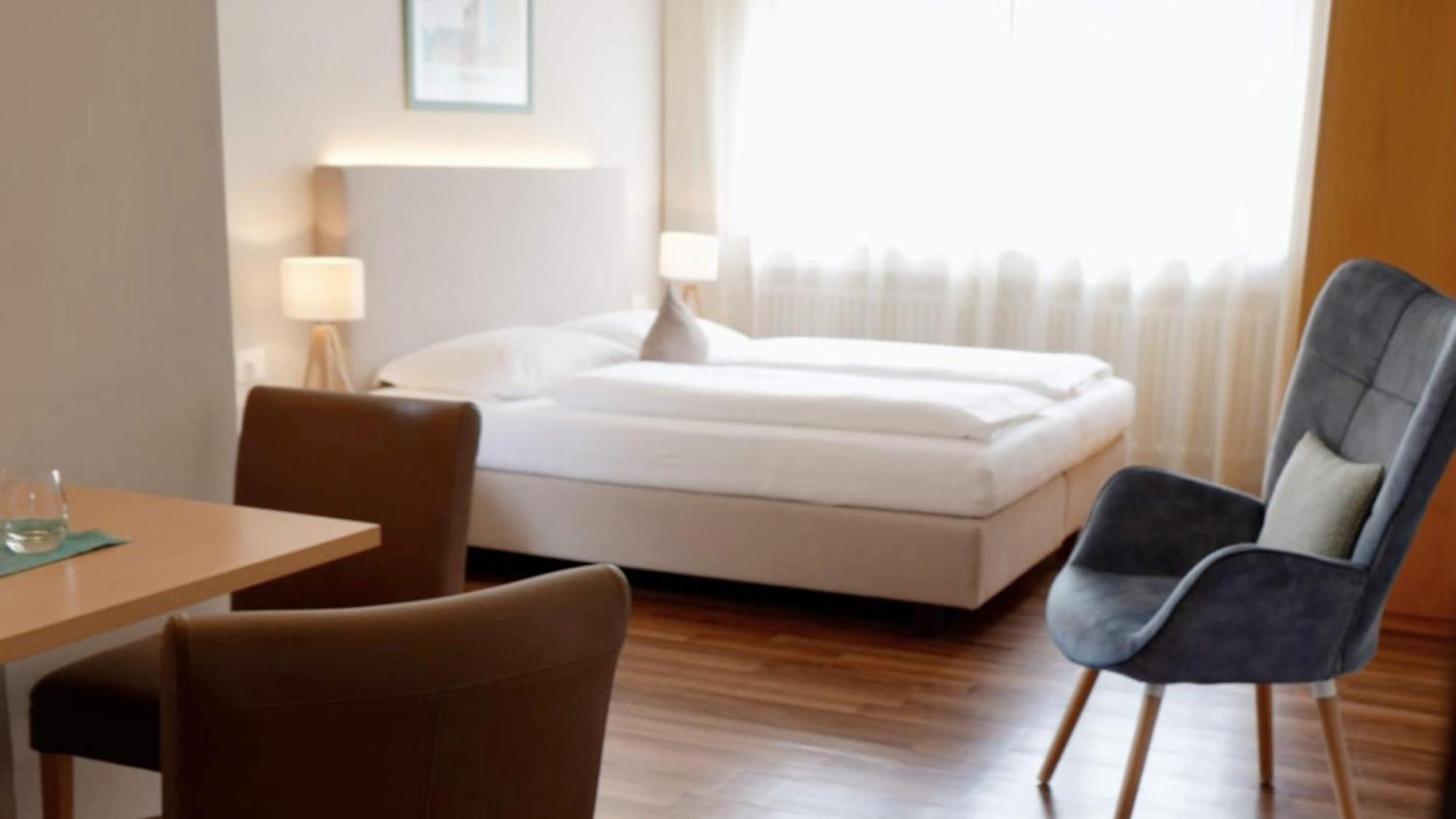 Flora Hotel & Suites Мерано Екстер'єр фото
